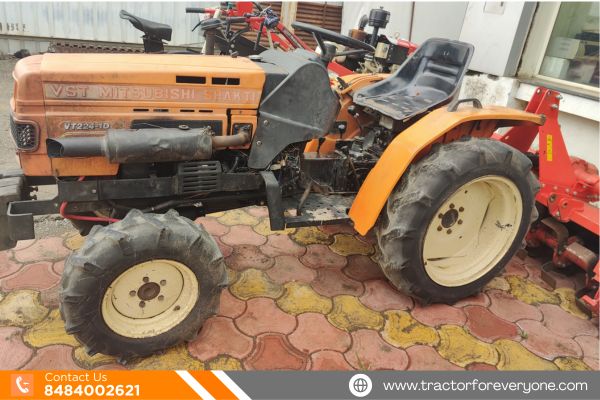 VST Mitsubishi Shakti 224 1D 4WD Tractor 2015